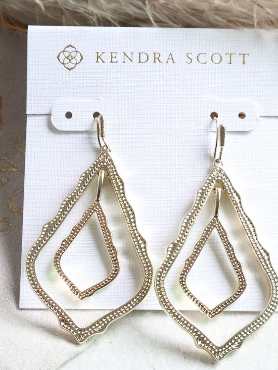 Kendra Scott Jewelry - NEW Kendra Scott Simon Drop Earrings Gold
